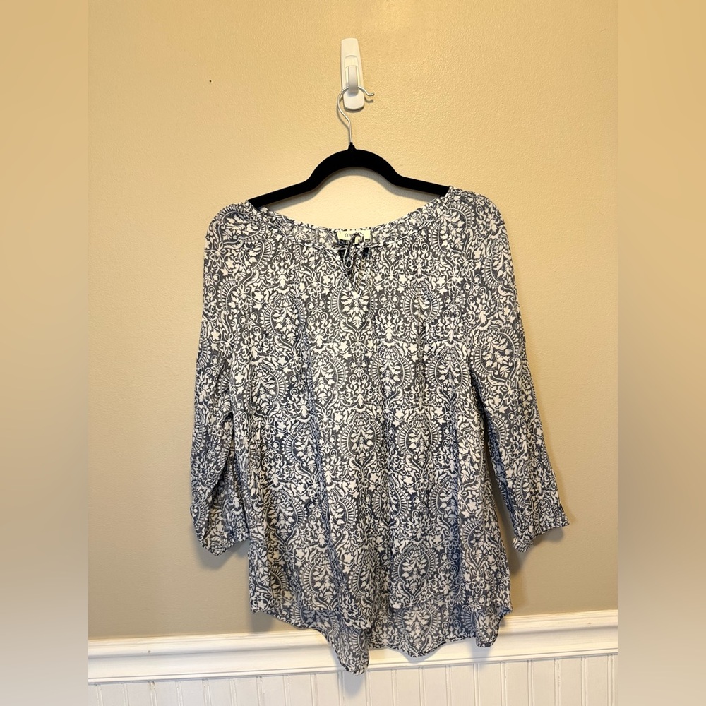 Monochrome 3/4 Sleeve Tie Front Blouse
